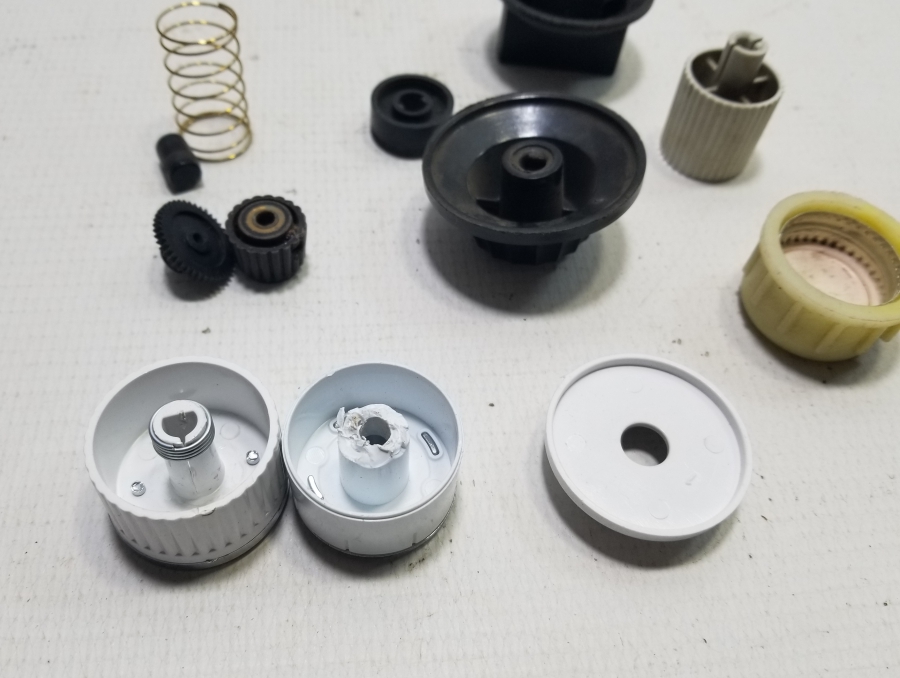 ANTİKA RADYO DÜĞMELERİ LOTU