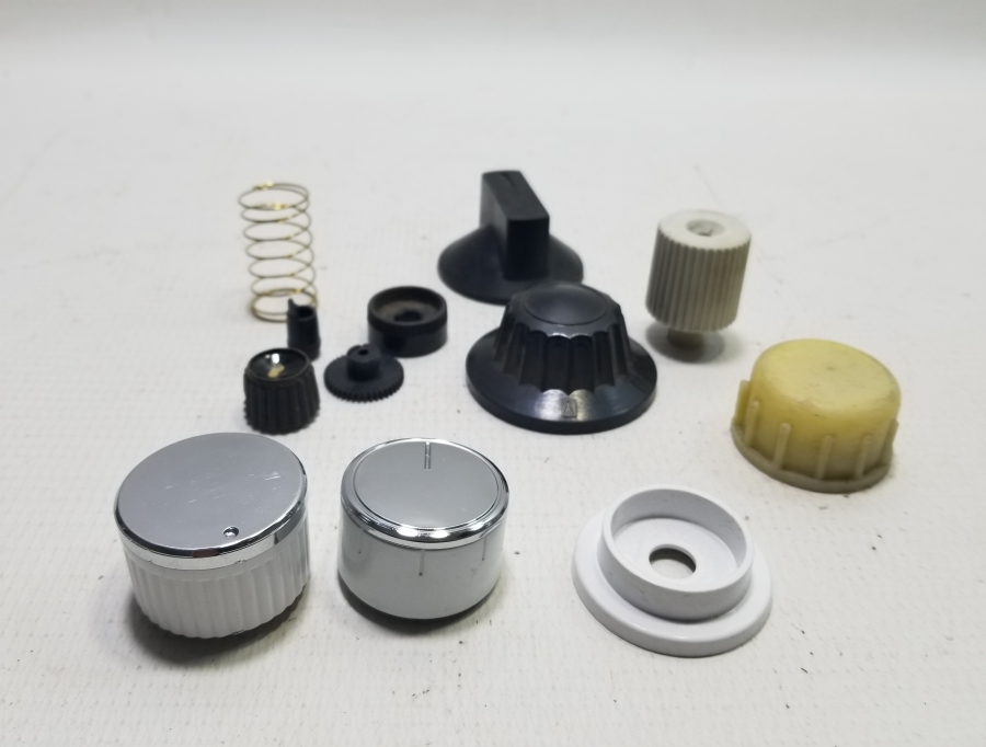 ANTİKA RADYO DÜĞMELERİ LOTU