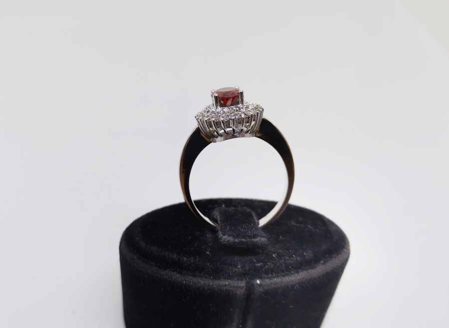 GARNET VE PIRLANTA TAŞLI FRANSIZ MEKİK MODELİ YÜZÜK