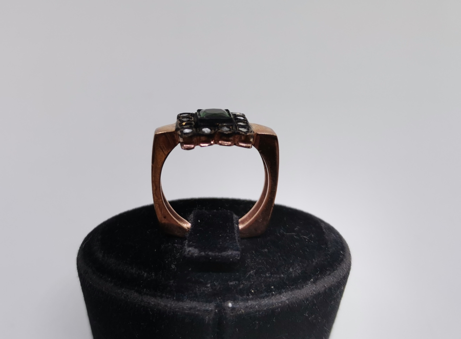 ZÜMRÜT VE ELMAS TAŞLI KARE MODEL YÜZÜK