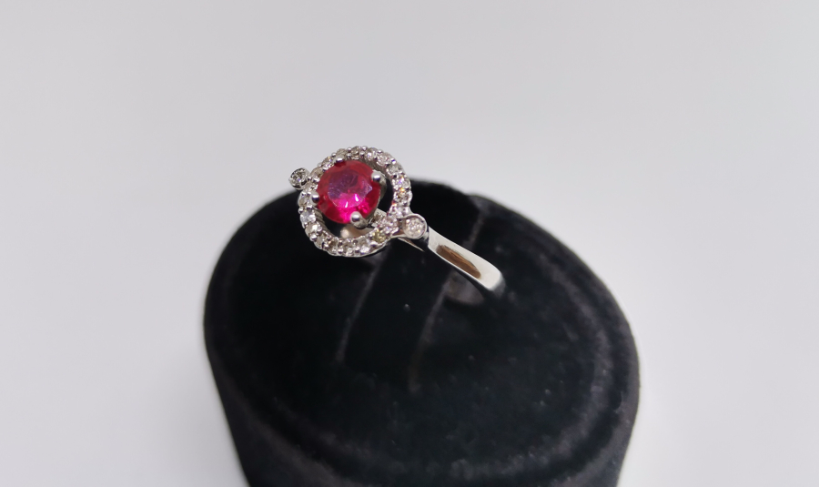 YAKUT VE PILANTA TAŞLI HALKA MODELİ YÜZÜK