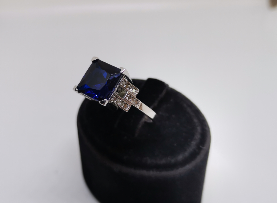 SAFİR VE PIRLANTA TAŞLI FLEMENK MODEL YÜZÜK