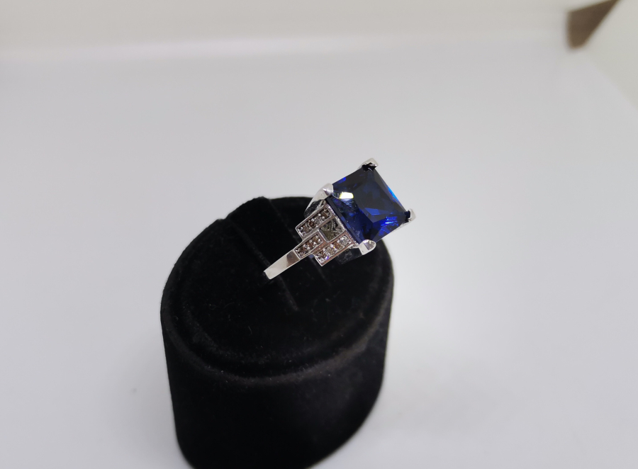 SAFİR VE PIRLANTA TAŞLI FLEMENK MODEL YÜZÜK