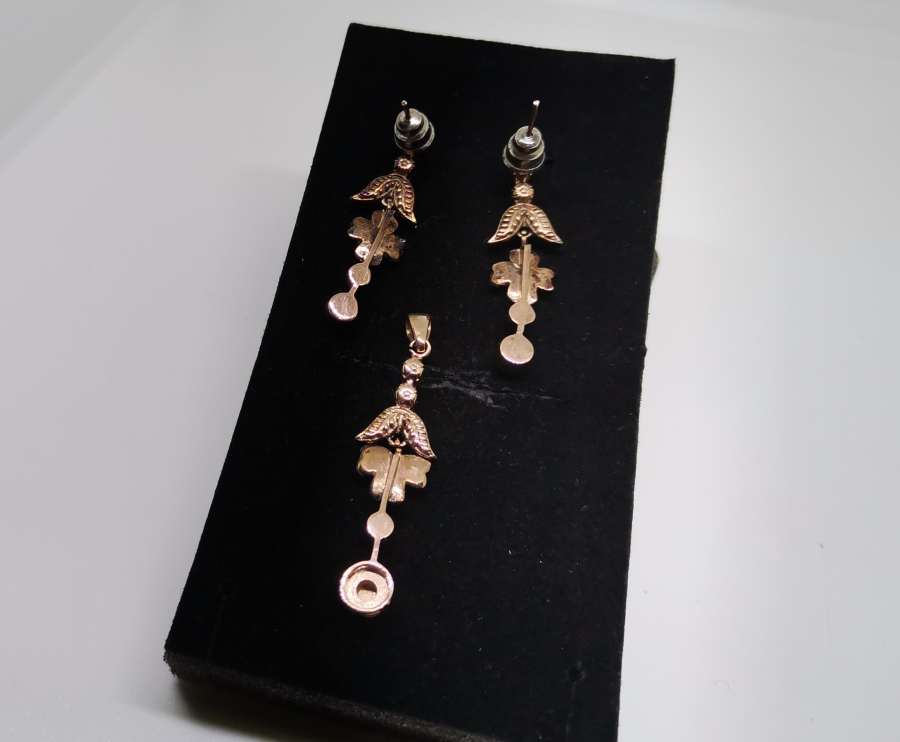 ZÜMRÜT VE ELMAS TAŞLI KOLYE KÜPE TAKIMI