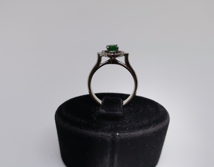 ZÜMRÜT VE PIRLANTA TAŞLI KOÇ BAŞI MODELİ YÜZÜK