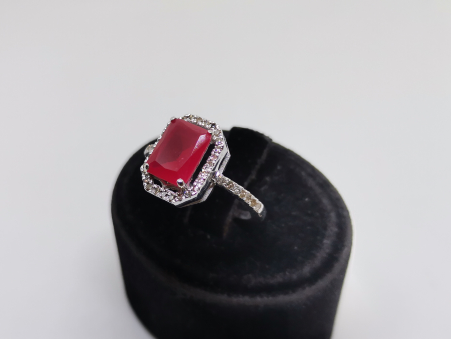 YAKUT VE PIRLANTA TAŞLI TAM TUR FRANSIZ MEKİĞİ MODEL YÜZÜK