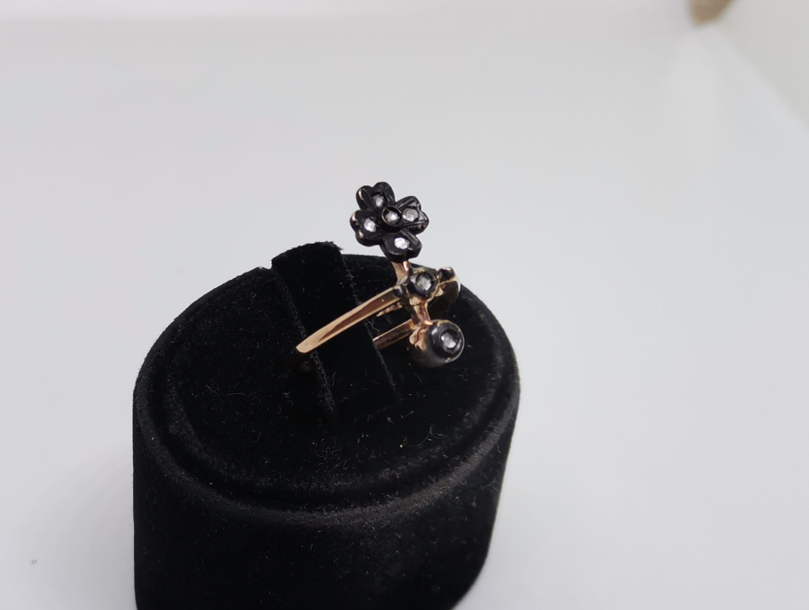 ELMAS TAŞLI YONCA MODEL YÜZÜK