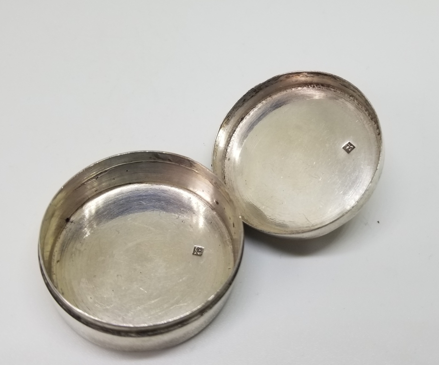 DAMLA KEHRİBARLI OSMANLI DÖNEMİ GÜMÜŞ KAPAKLI KUTU