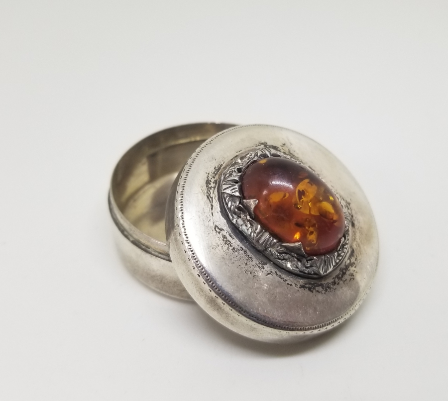 DAMLA KEHRİBARLI OSMANLI DÖNEMİ GÜMÜŞ KAPAKLI KUTU