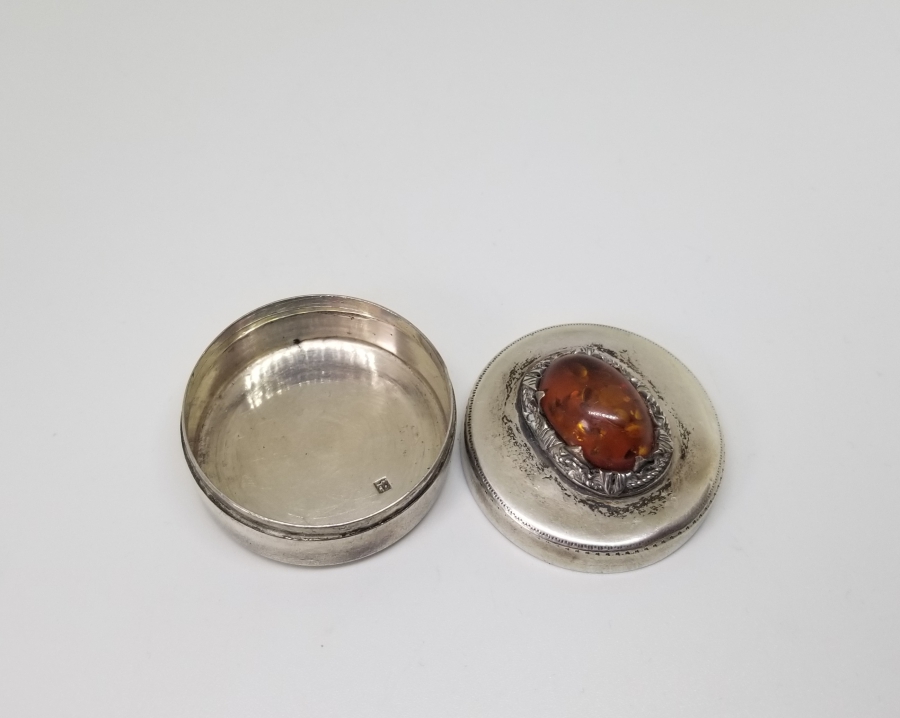 DAMLA KEHRİBARLI OSMANLI DÖNEMİ GÜMÜŞ KAPAKLI KUTU