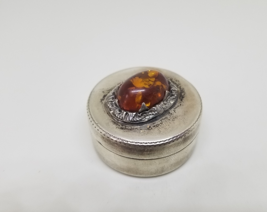 DAMLA KEHRİBARLI OSMANLI DÖNEMİ GÜMÜŞ KAPAKLI KUTU