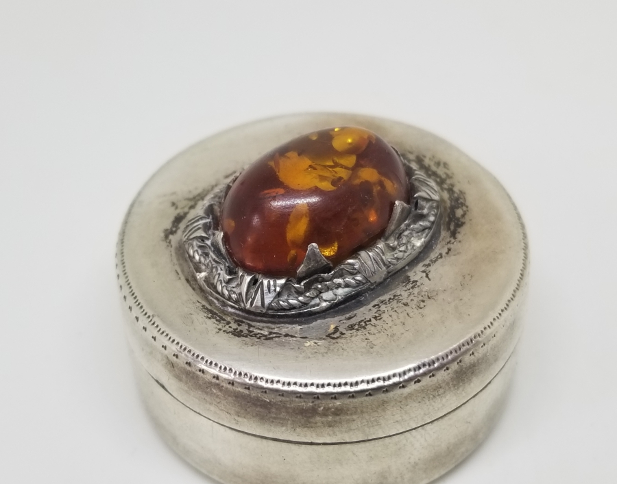 DAMLA KEHRİBARLI OSMANLI DÖNEMİ GÜMÜŞ KAPAKLI KUTU