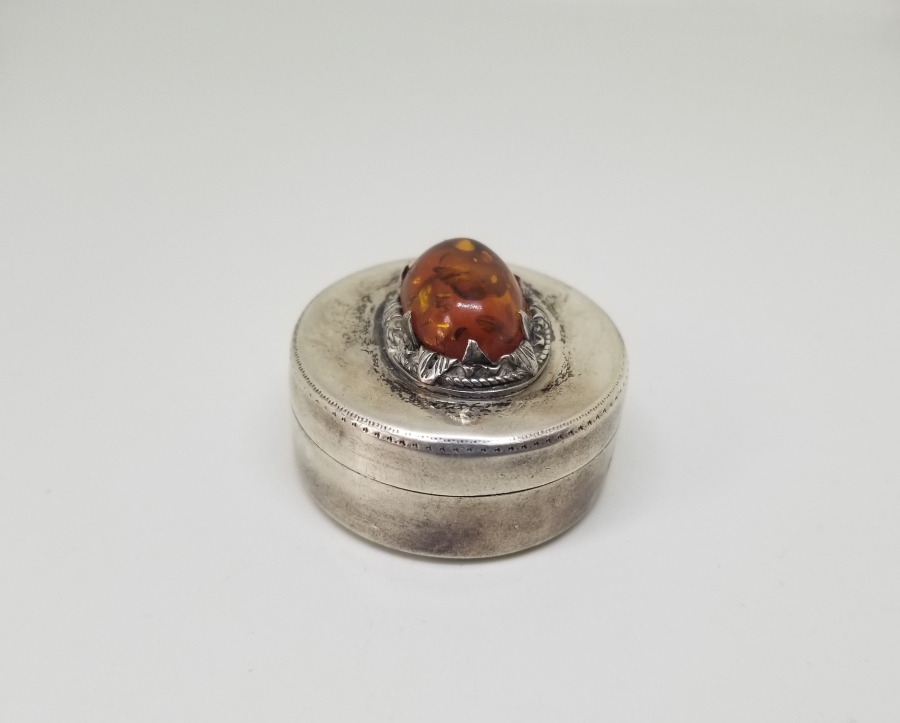 DAMLA KEHRİBARLI OSMANLI DÖNEMİ GÜMÜŞ KAPAKLI KUTU