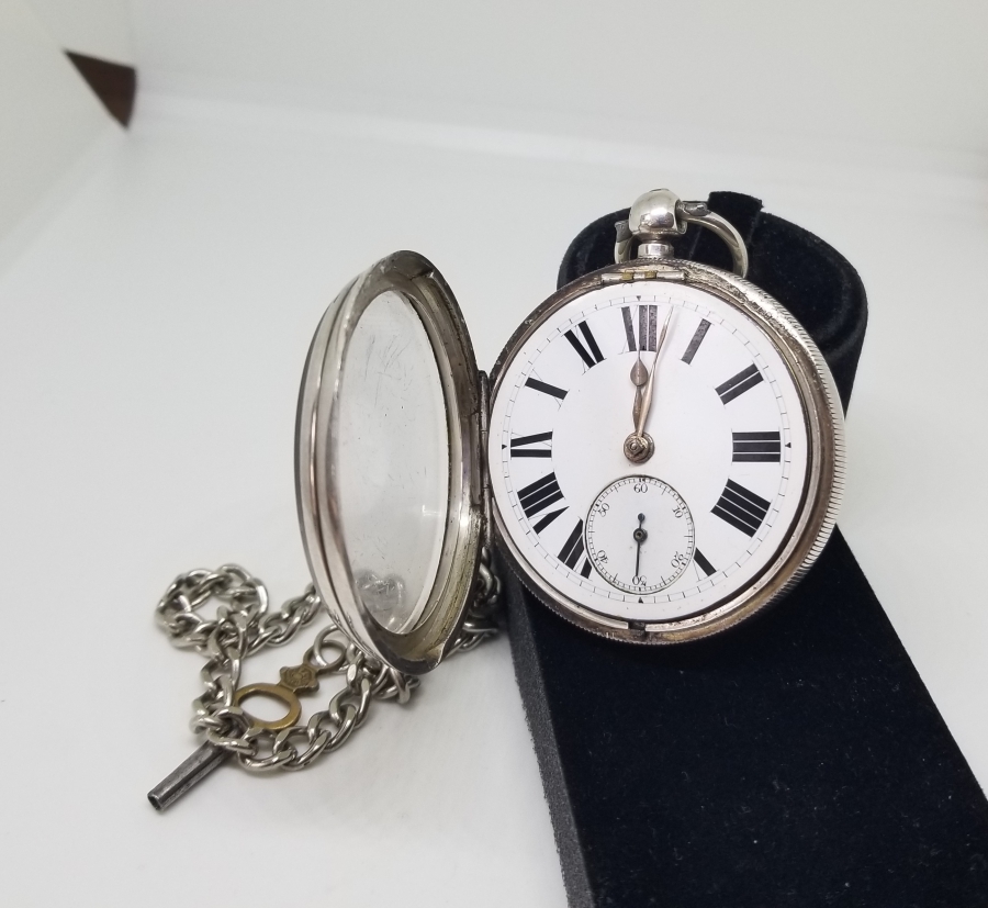 NADİR TİPTE GÜMÜŞ KASA YARIM PRİOR CEP SAATİ