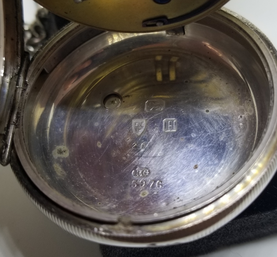 NADİR TİPTE GÜMÜŞ KASA YARIM PRİOR CEP SAATİ