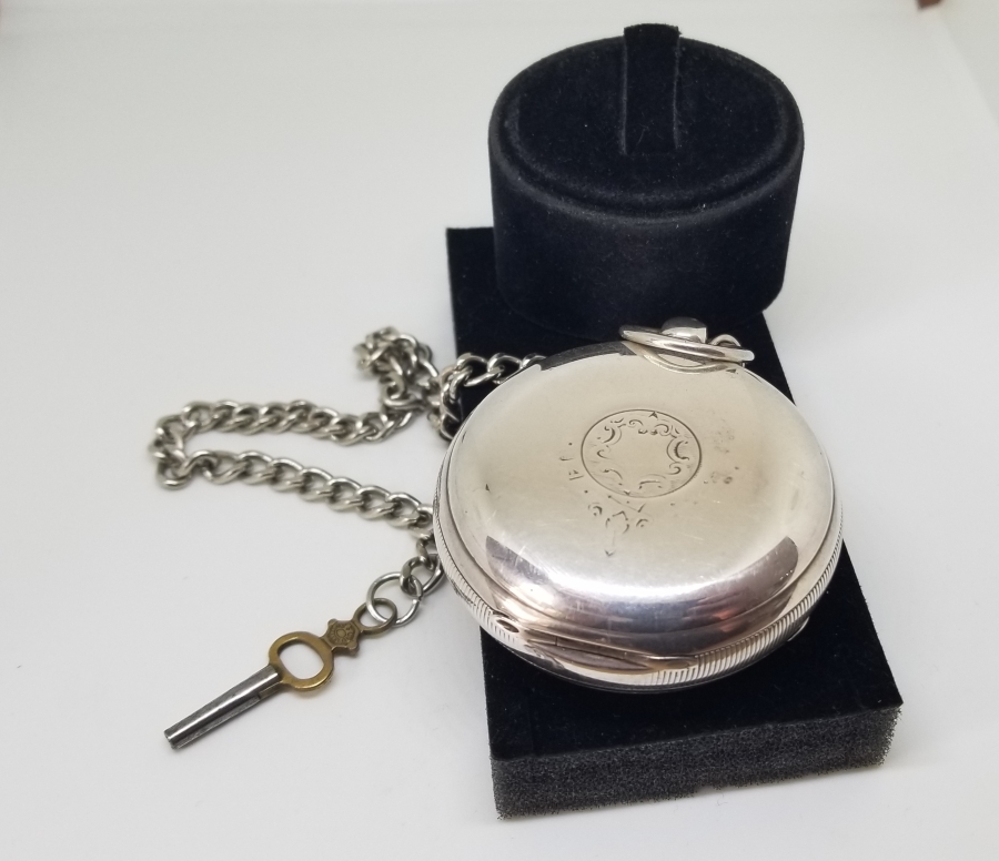 NADİR TİPTE GÜMÜŞ KASA YARIM PRİOR CEP SAATİ