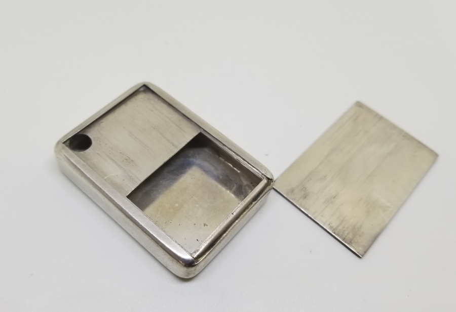 1900 BAŞLARI ÇOK NADİR MİNELİ GÜMÜŞ ÇEKİRGE KUTUSU