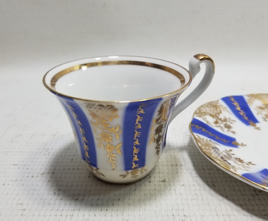 ÜZERİ ALTIN VARAKLI ANTİKA PORSELEN KAHVE FİNCANI