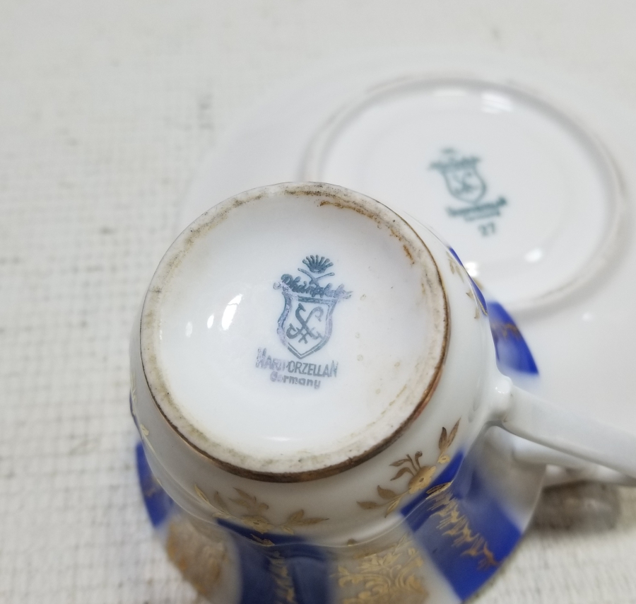 ÜZERİ ALTIN VARAKLI ANTİKA PORSELEN KAHVE FİNCANI