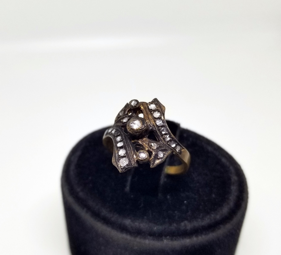 SARMAŞIK MODEL ÖZEL YAPIM ELMAS TAŞLI YÜZÜK