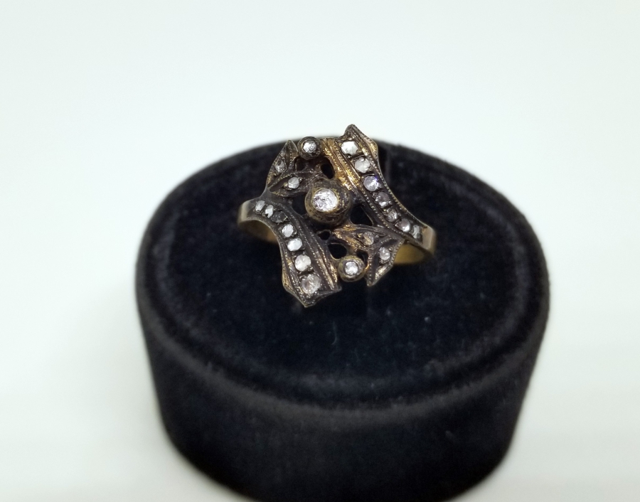 SARMAŞIK MODEL ÖZEL YAPIM ELMAS TAŞLI YÜZÜK