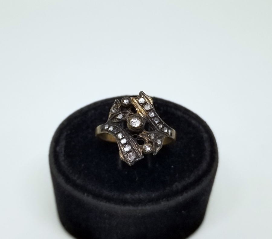 SARMAŞIK MODEL ÖZEL YAPIM ELMAS TAŞLI YÜZÜK