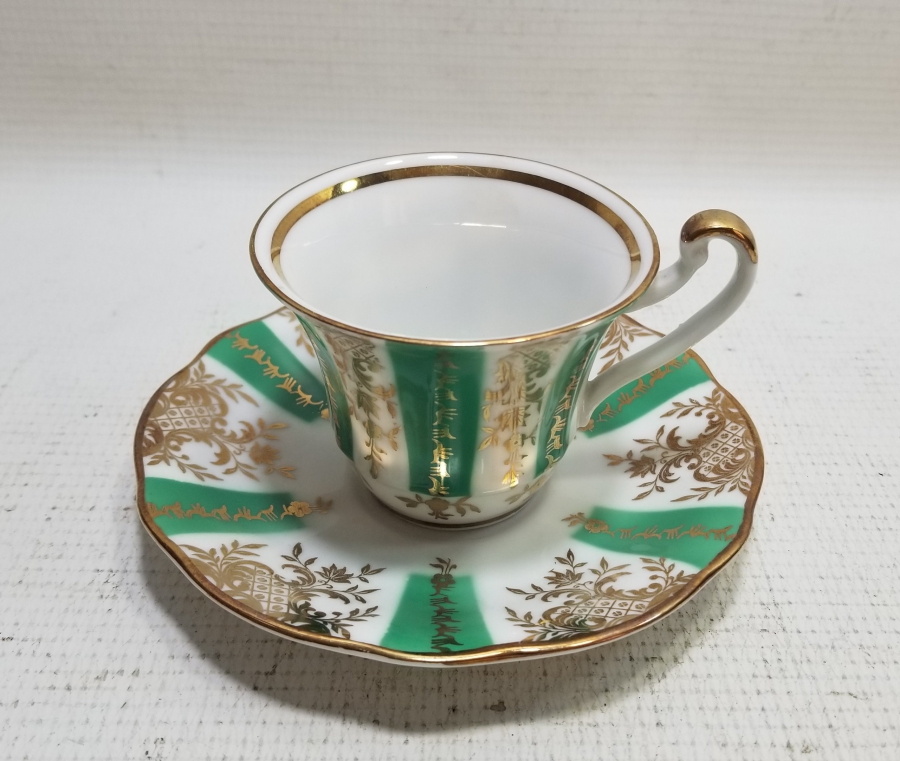 ÜZERİ ALTIN VARAKLI ANTİKA PORSELEN FİNCAN