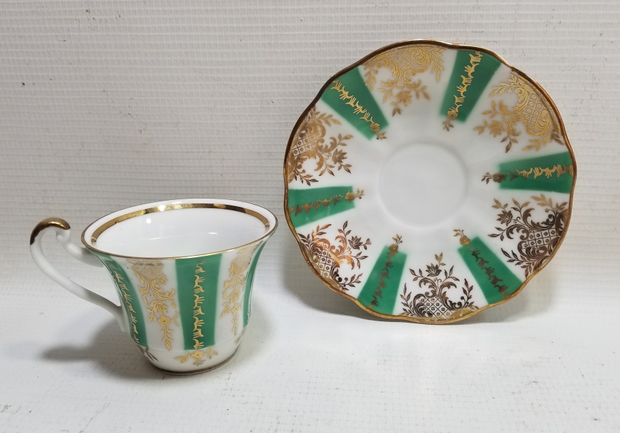 ÜZERİ ALTIN VARAKLI ANTİKA PORSELEN FİNCAN