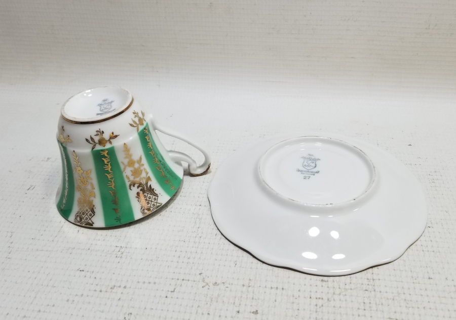 ÜZERİ ALTIN VARAKLI ANTİKA PORSELEN FİNCAN