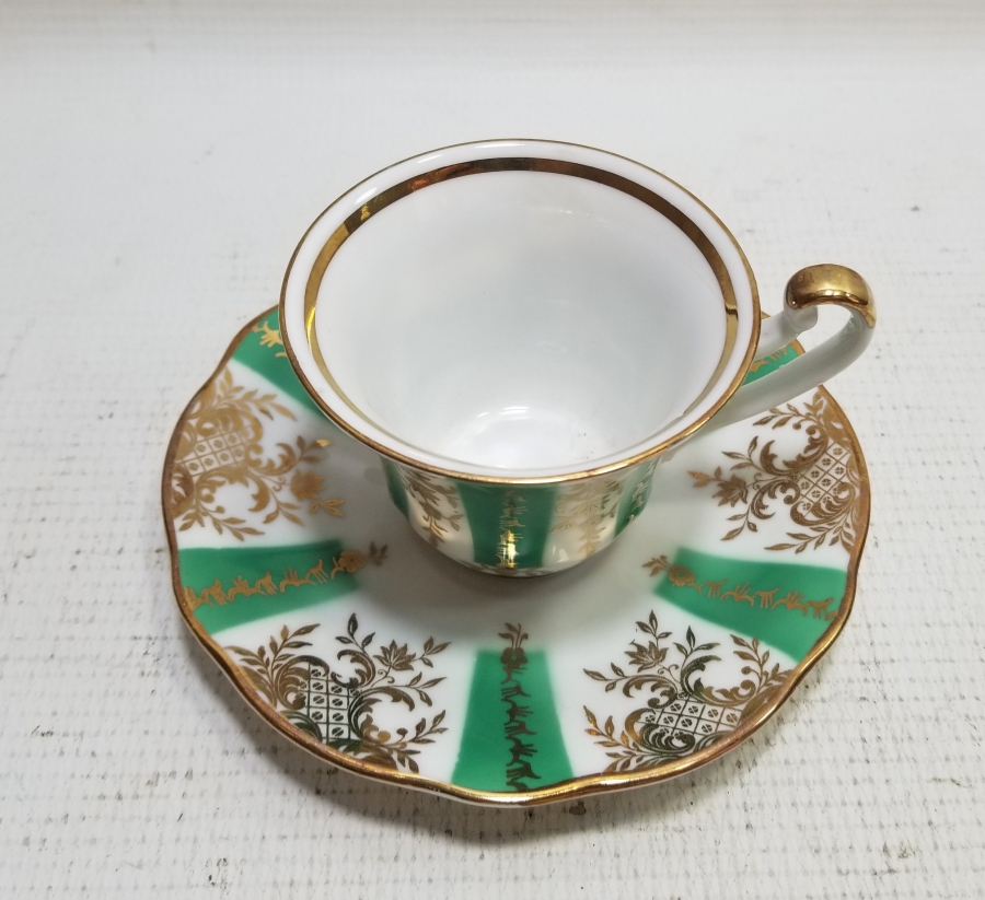 ÜZERİ ALTIN VARAKLI ANTİKA PORSELEN FİNCAN