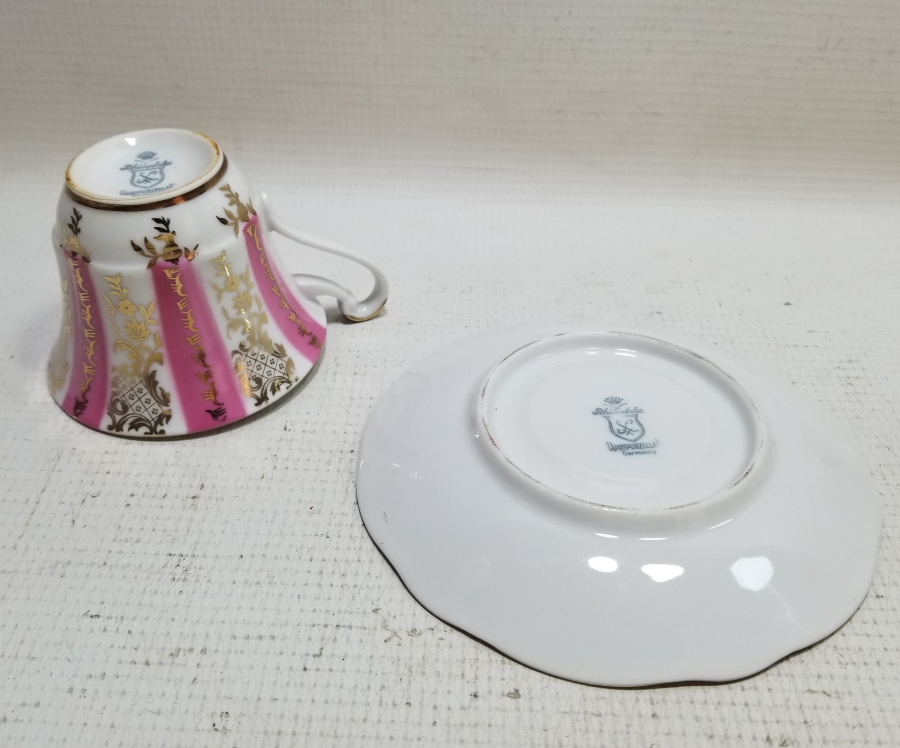 ÜZERİ ALTIN VARAKLI ANTİKA PORSELEN FİNCAN