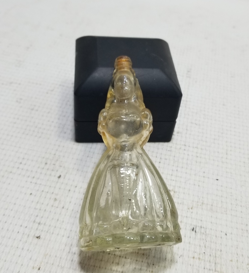 PRENSES FORMLU ANTİKA PARFÜM ŞİŞESİ