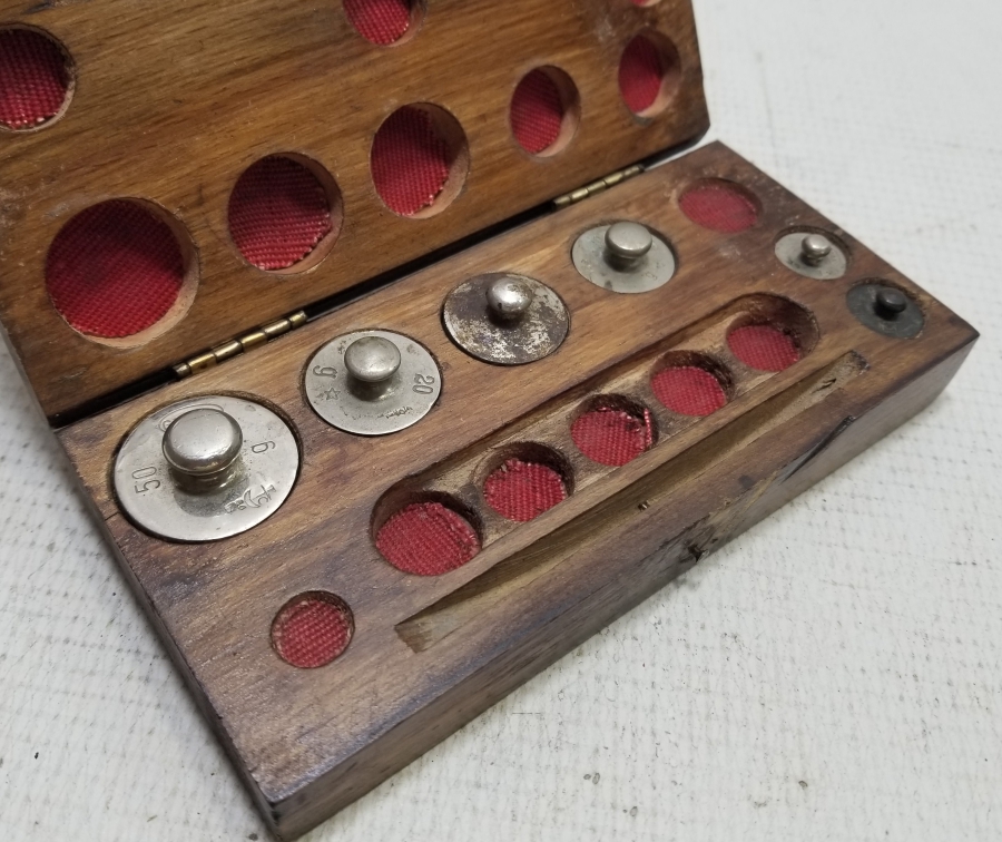 ORİJİNAL AHŞAP KUTUSUNDA ANTİKA DİRHEM LOTU