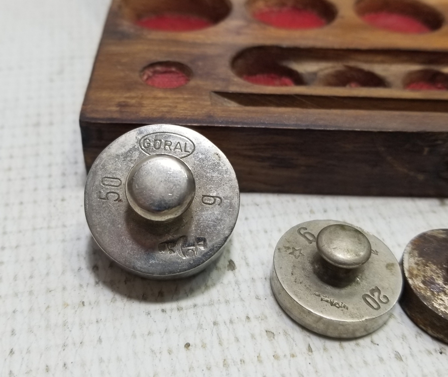 ORİJİNAL AHŞAP KUTUSUNDA ANTİKA DİRHEM LOTU