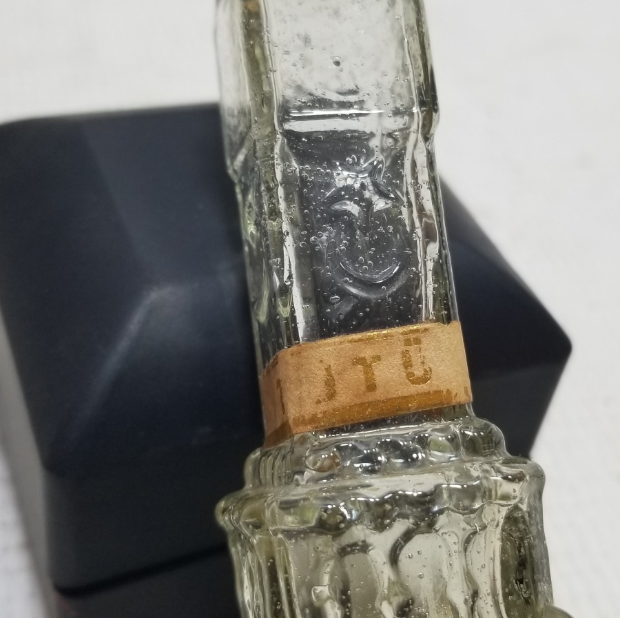 ÜZERİ AY YILDIZ VE İZMİR SAAT KULESİ FİGÜRLÜ ANTİKA CAM KOLONYA ŞİŞESİ