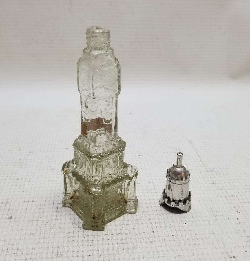 ÜZERİ AY YILDIZ VE İZMİR SAAT KULESİ FİGÜRLÜ ANTİKA CAM KOLONYA ŞİŞESİ