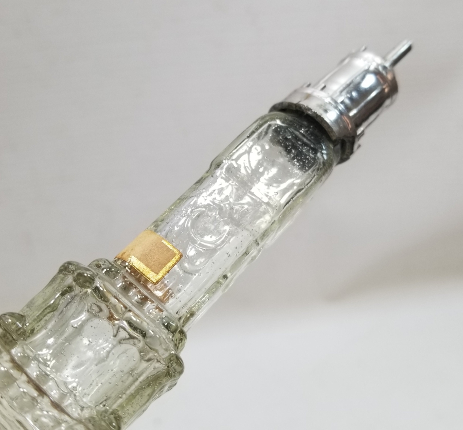 ÜZERİ AY YILDIZ VE İZMİR SAAT KULESİ FİGÜRLÜ ANTİKA CAM KOLONYA ŞİŞESİ