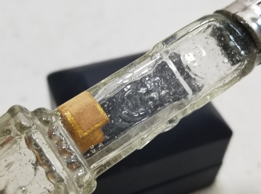 ÜZERİ AY YILDIZ VE İZMİR SAAT KULESİ FİGÜRLÜ ANTİKA CAM KOLONYA ŞİŞESİ