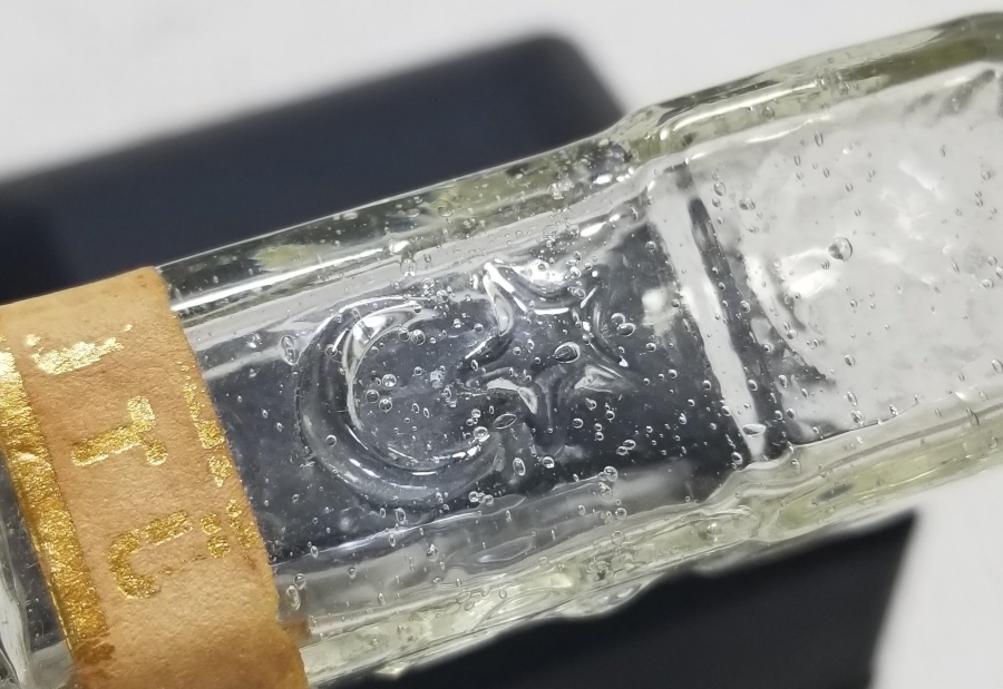 ÜZERİ AY YILDIZ VE İZMİR SAAT KULESİ FİGÜRLÜ ANTİKA CAM KOLONYA ŞİŞESİ