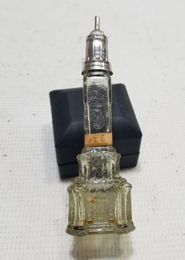 ÜZERİ AY YILDIZ VE İZMİR SAAT KULESİ FİGÜRLÜ ANTİKA CAM KOLONYA ŞİŞESİ