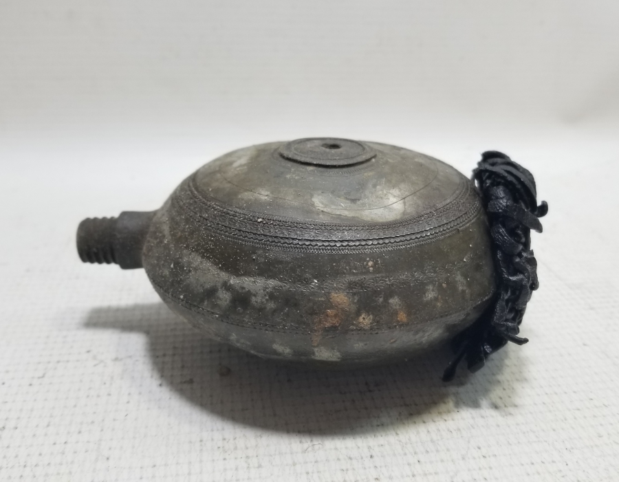 NADİR TİPTE METAL RUM ASKER MATARASI