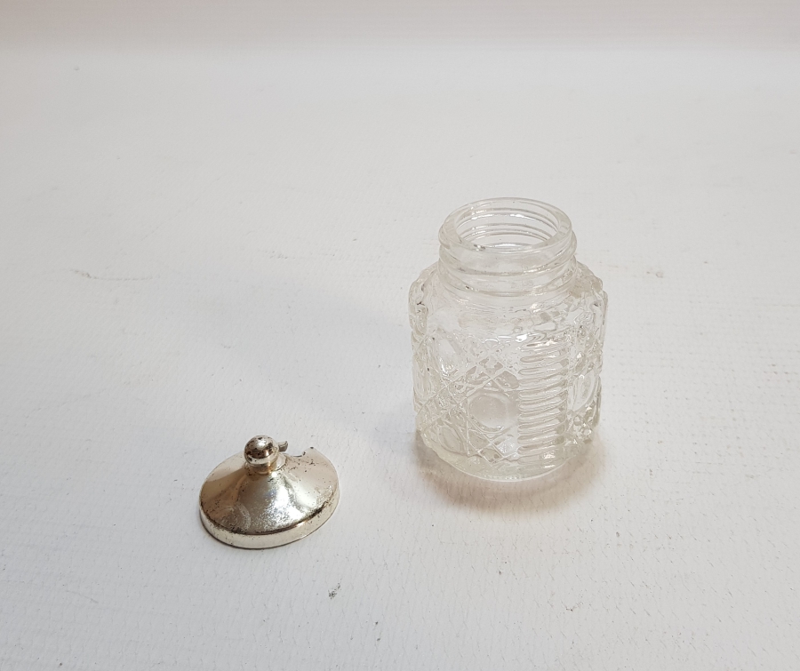 KABARTMA İŞÇİLİKLİ ANTİKA CAM MACUNLUK