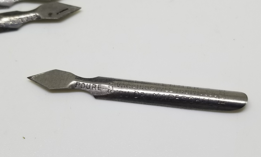 KUTUSUNDA OSMANLI DÖNEMİ DİVİT UÇLARI