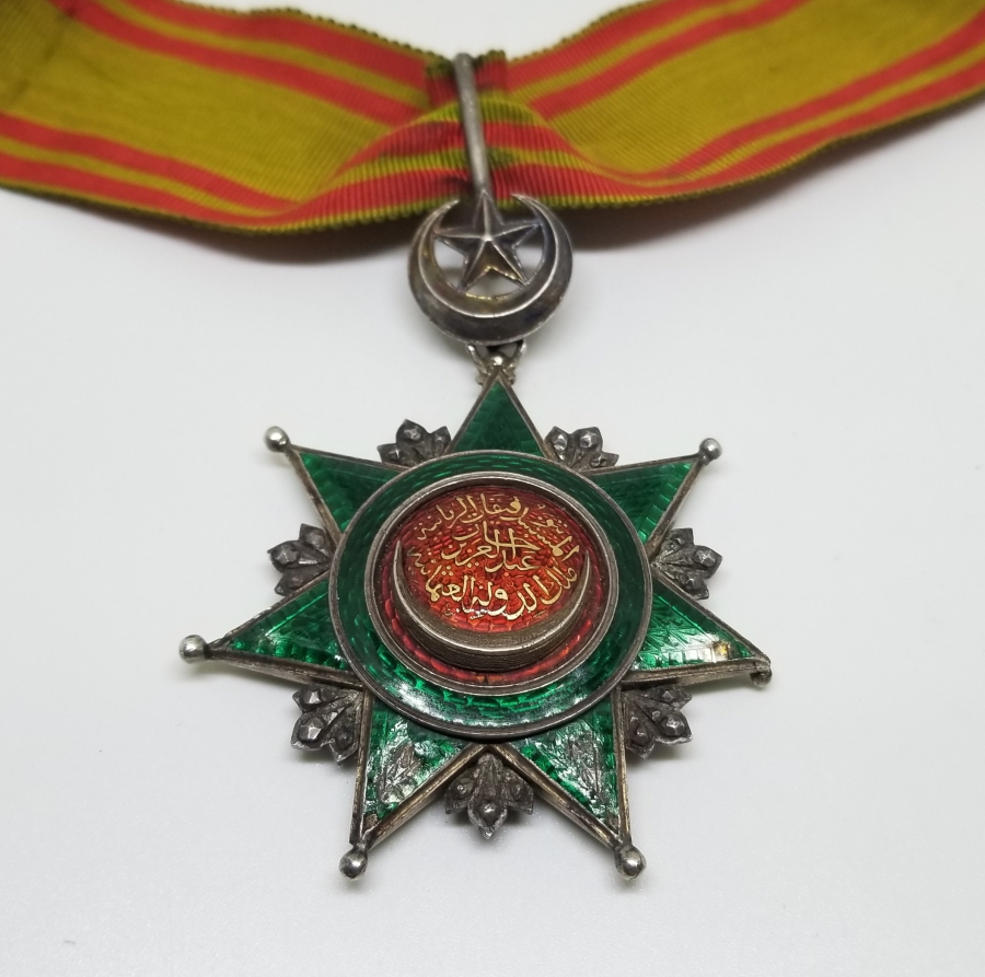 ORİJİNAL BOYUN BAĞIYLA ABDÜLAZİZ HAN DÖNEMİ ORİJİNAL ASKISIYLA 3. DERECE NİŞANİ OSMANİ