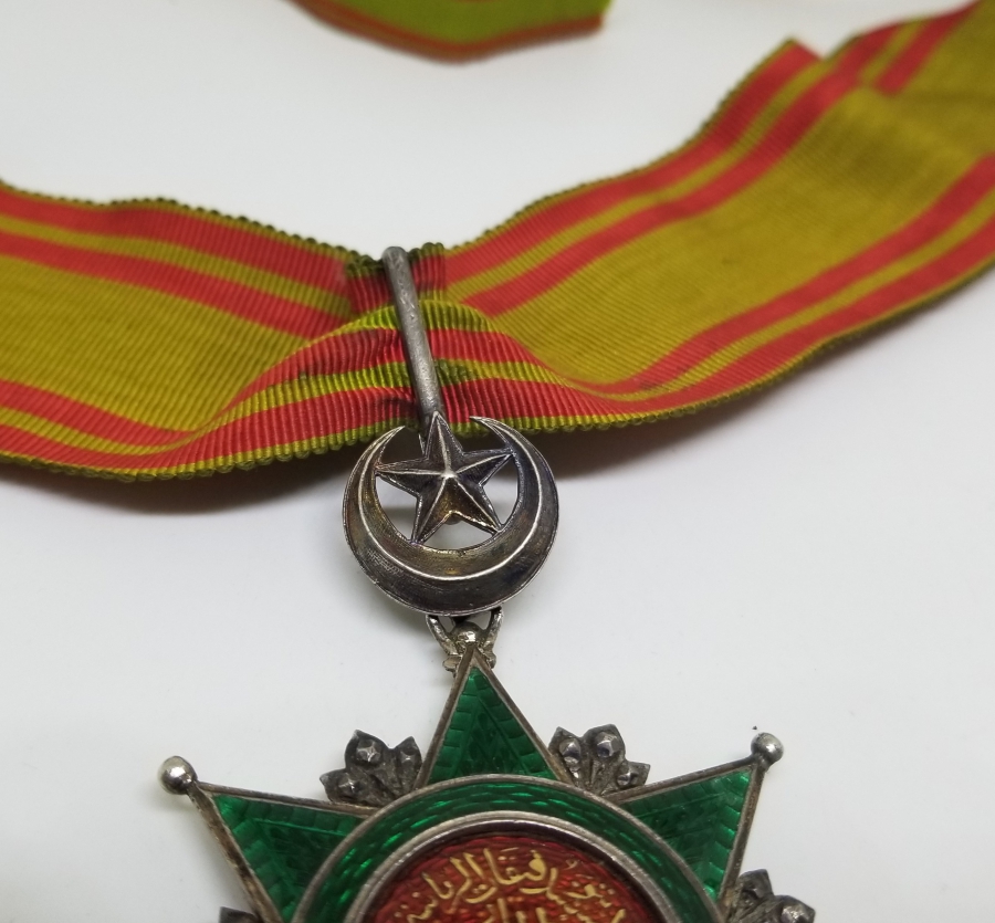 ORİJİNAL BOYUN BAĞIYLA ABDÜLAZİZ HAN DÖNEMİ ORİJİNAL ASKISIYLA 3. DERECE NİŞANİ OSMANİ