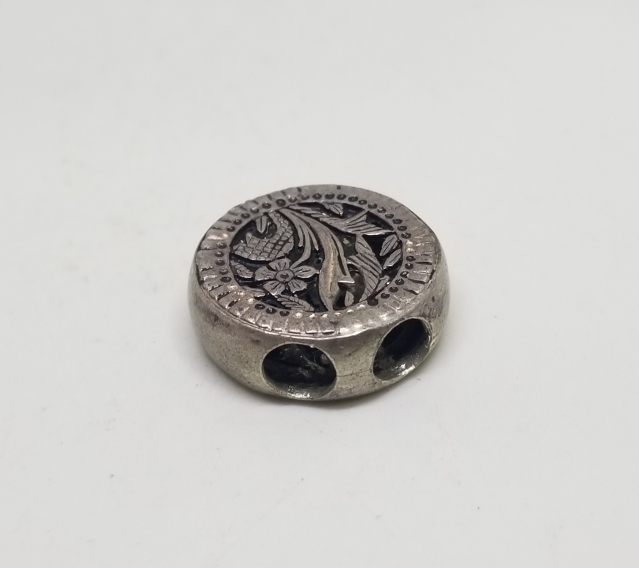 ÜZERİ KABARTMA İŞÇİLİKLİ ANTİKA GÜMÜŞ KÖSTEK SÜRGÜSÜ