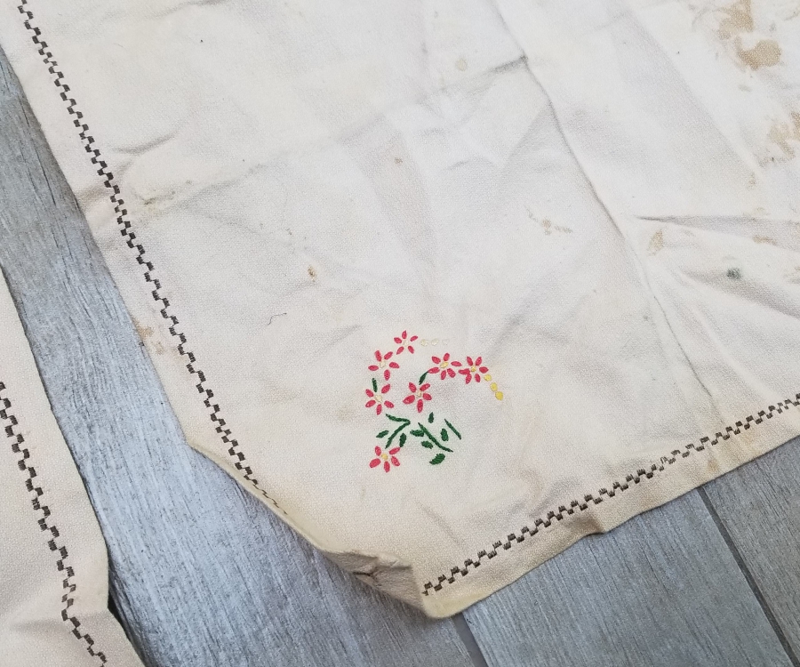 ÜZERİ İŞLEMELİ ANTİKA 4 ADET KUMAŞ PEÇETE