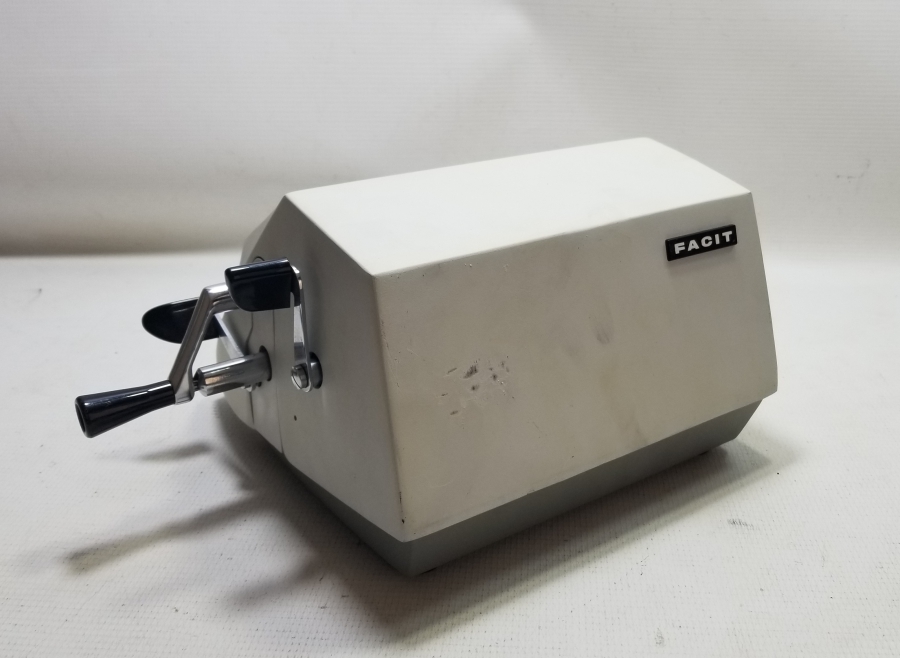 YÜKSEK KONDİSYONDA ANTİKA FACIT HESAP MAKİNESİ