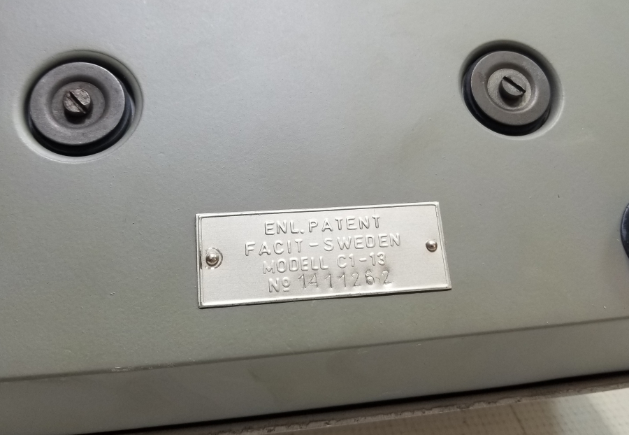 YÜKSEK KONDİSYONDA ANTİKA FACIT HESAP MAKİNESİ