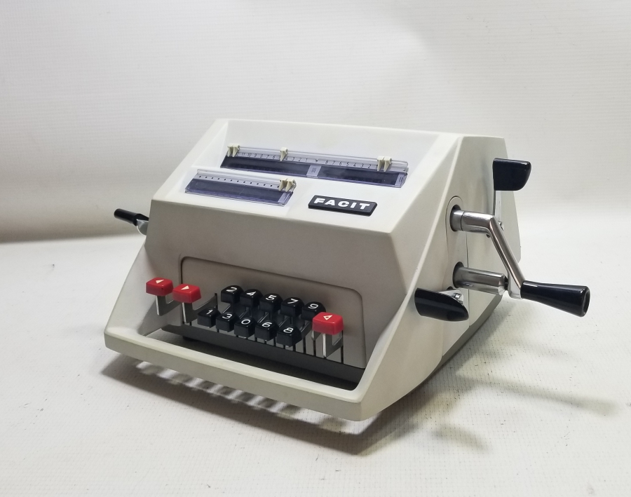 YÜKSEK KONDİSYONDA ANTİKA FACIT HESAP MAKİNESİ